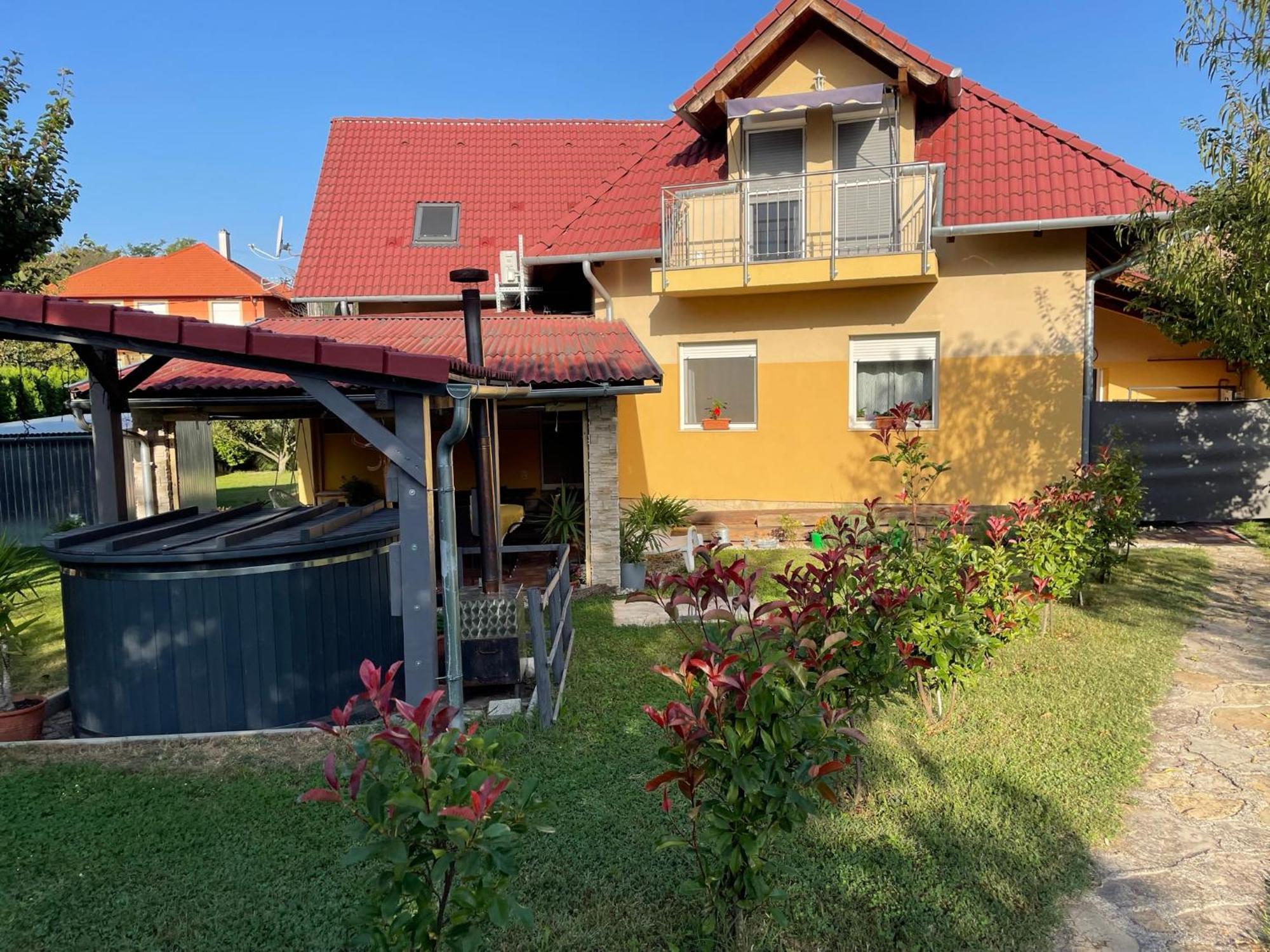 Jasmin Apartment House Vonyarcvashegy Exterior foto